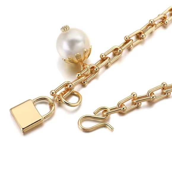 Graduated Link Elegant Gold Chain Lock Pearl Charm - Picture 7 of 14